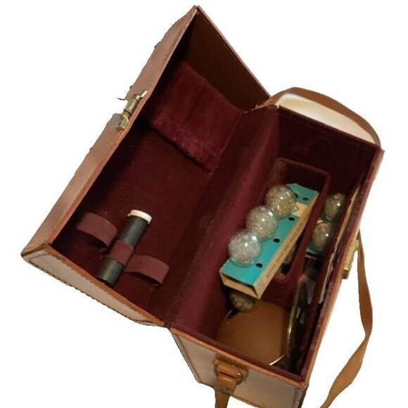 Polaroid Leather Case 309 Flash Gun 202 Close Up Lens 540 Sylvania Bulbs Lot VTG - Picture 5 of 16